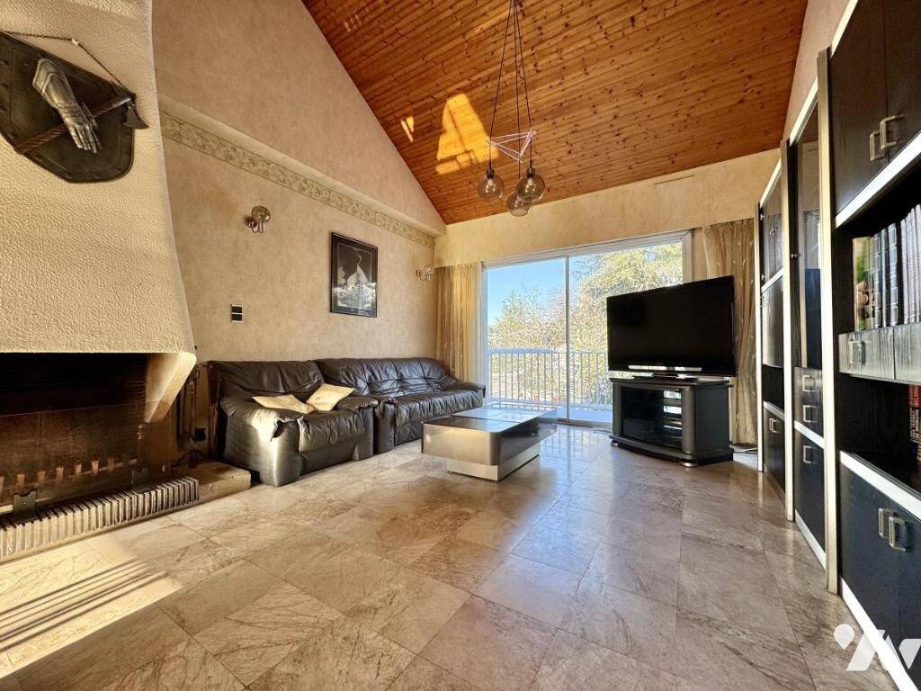 Maison 6 pièces 350 m² · à Nantes · 350 m² · 599 900 €