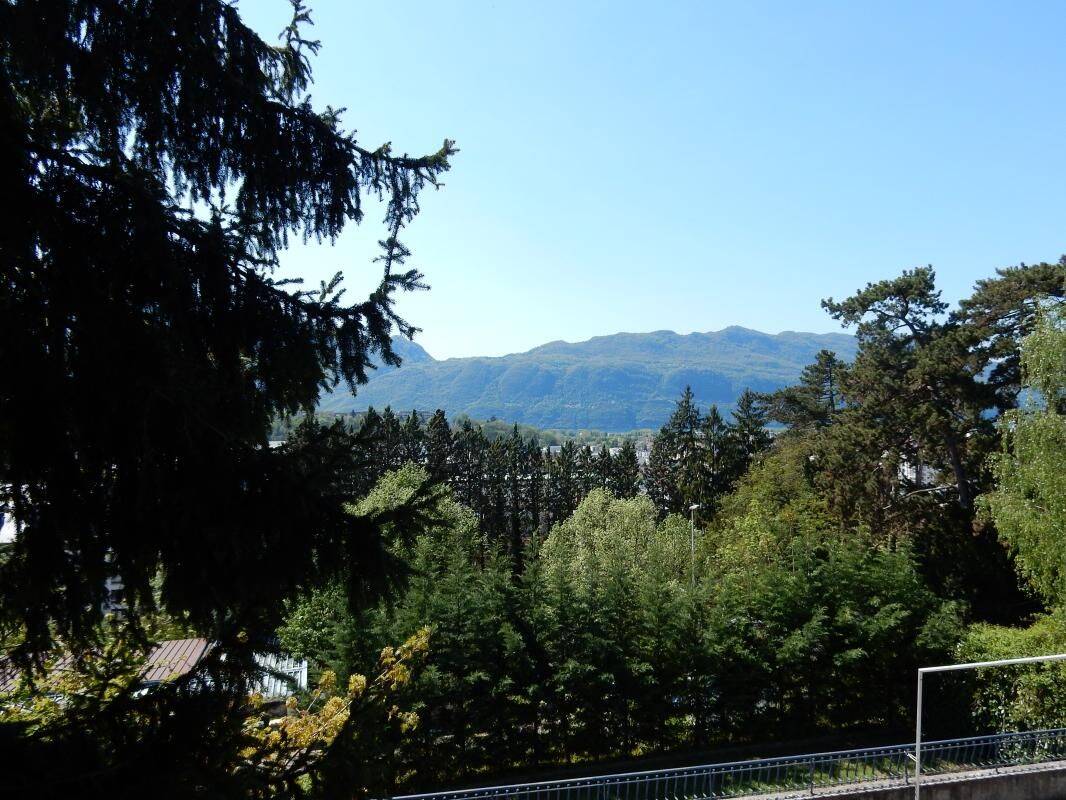 Appartement 3 pièces 83 m² · à Aix-les-Bains · 83 m² · 1 095 €