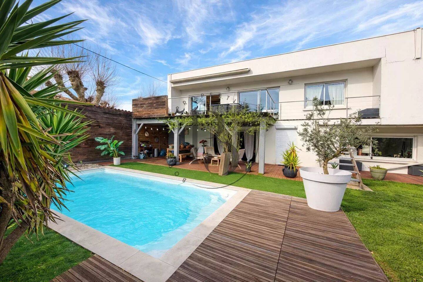 Maison 7 pièces 222 m² · à Mérignac · 222 m² · 799 000 €