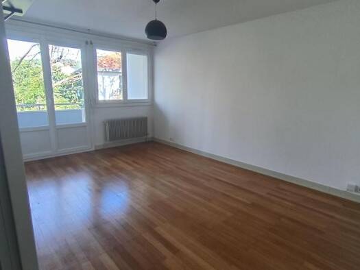 Appartement à louer 595 € 2 pièces 1 chambre 45 m² 1er étage L'Ecorchade Chamalières 63400