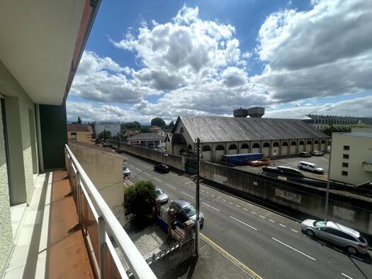 Appartement à vendre 113 500 € 4 pièces 3 chambres 84,1 m² Étage 3/4 Ormeau-Figarol Tarbes 65000