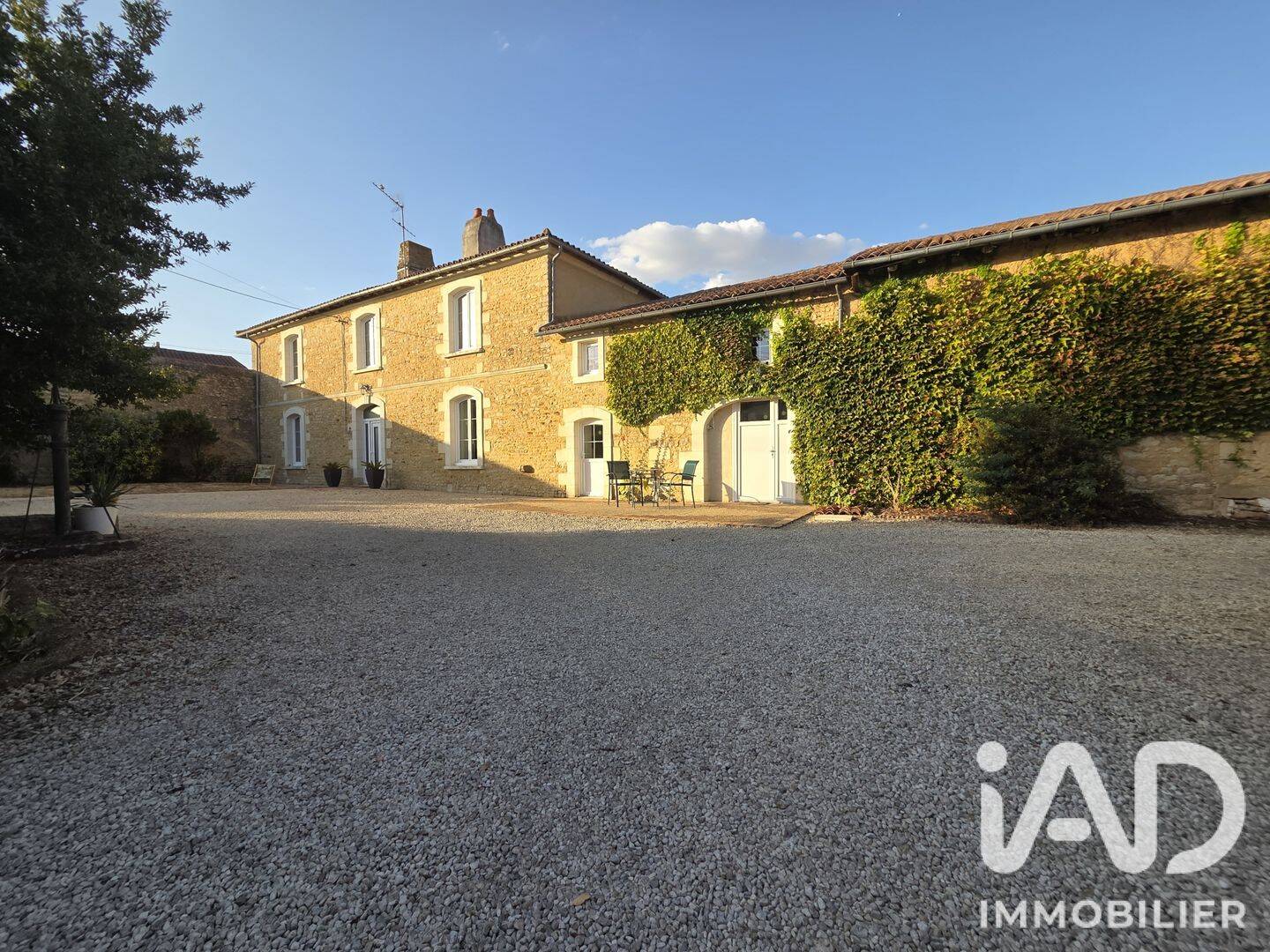 Maison 7 pièces 153 m² · à Sainte-Verge · 153 m² · 307 000 €