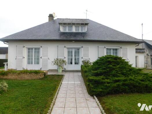 Maison à vendre 165 030 € 6 pièces 4 chambres 111 m² 1 458 m² de terrain Sœurdres 49330