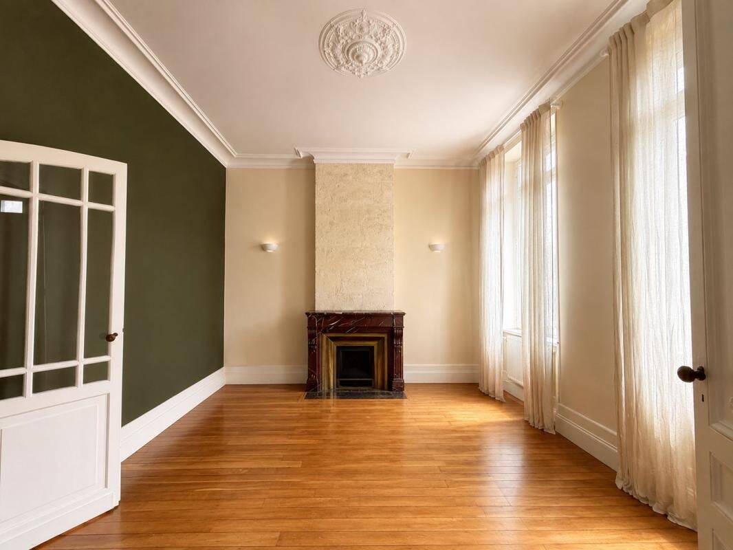 Maison 6 pièces 103 m² · à Bordeaux · 102,7 m² · 1 820 €