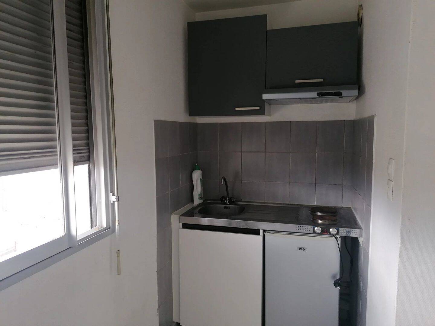 Appartement 1 pièce 23 m² · à Nîmes · 23 m² · 380 €