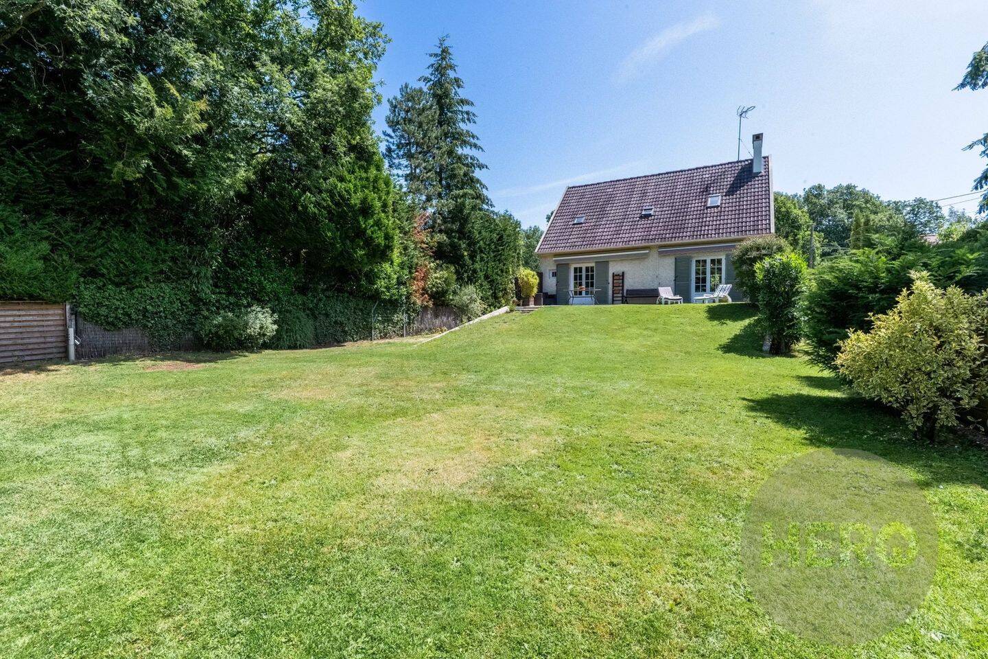 Maison 8 pièces 125 m² · à Montfort-l'Amaury · 125 m² · 595 000 €