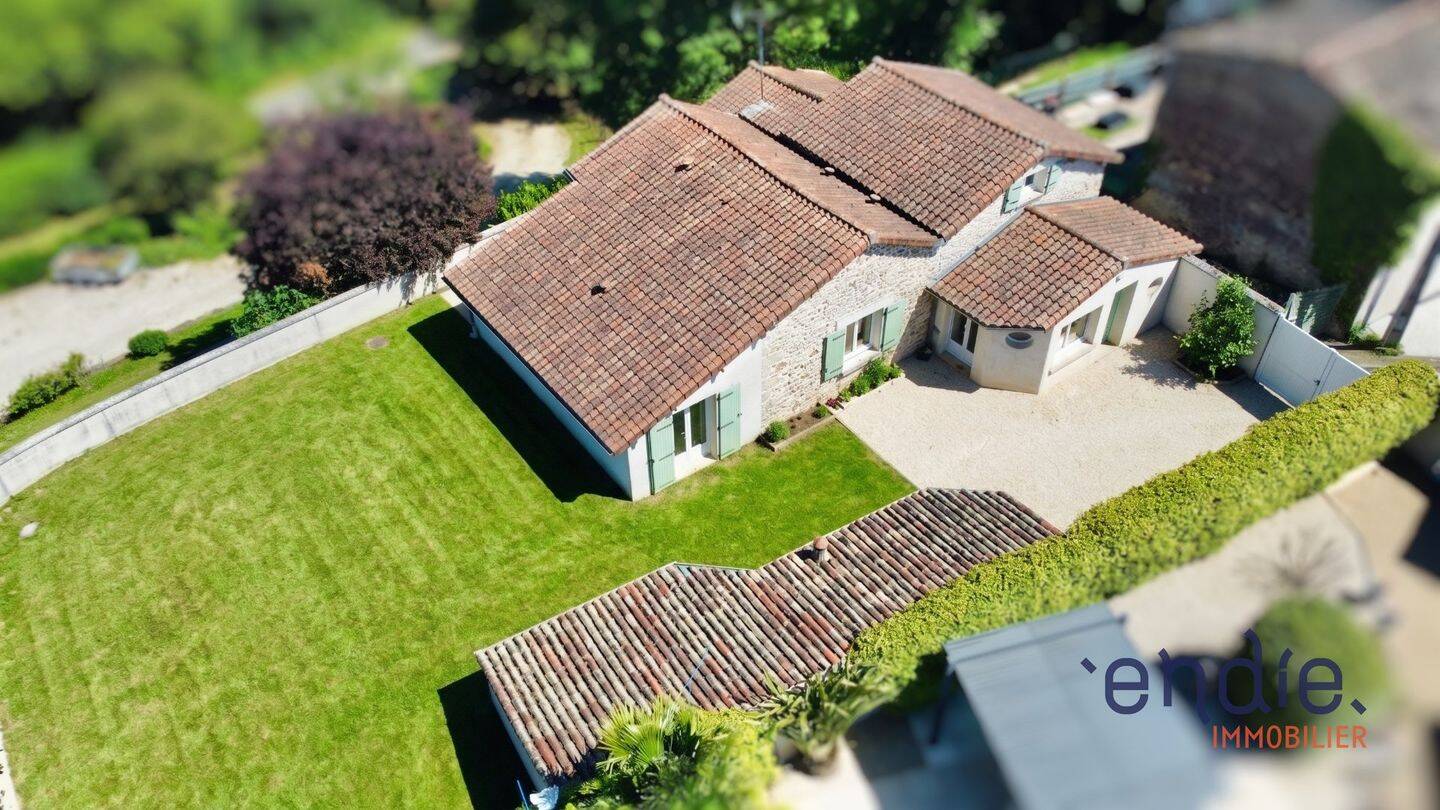 Maison 5 pièces 125 m² · à Vivonne · 125 m² · 175 000 €