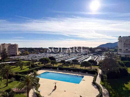 Appartement à vendre 380 000 € 2 pièces 1 chambre 54,8 m² 5ème étage Cannes Marina-La Roubine Mandelieu-la-Napoule 06210