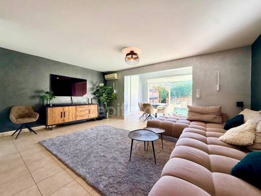 Appartement à vendre 450 000 € 4 pièces 3 chambres 83 m² Étage 1/3 Villeneuve Fréjus 83600