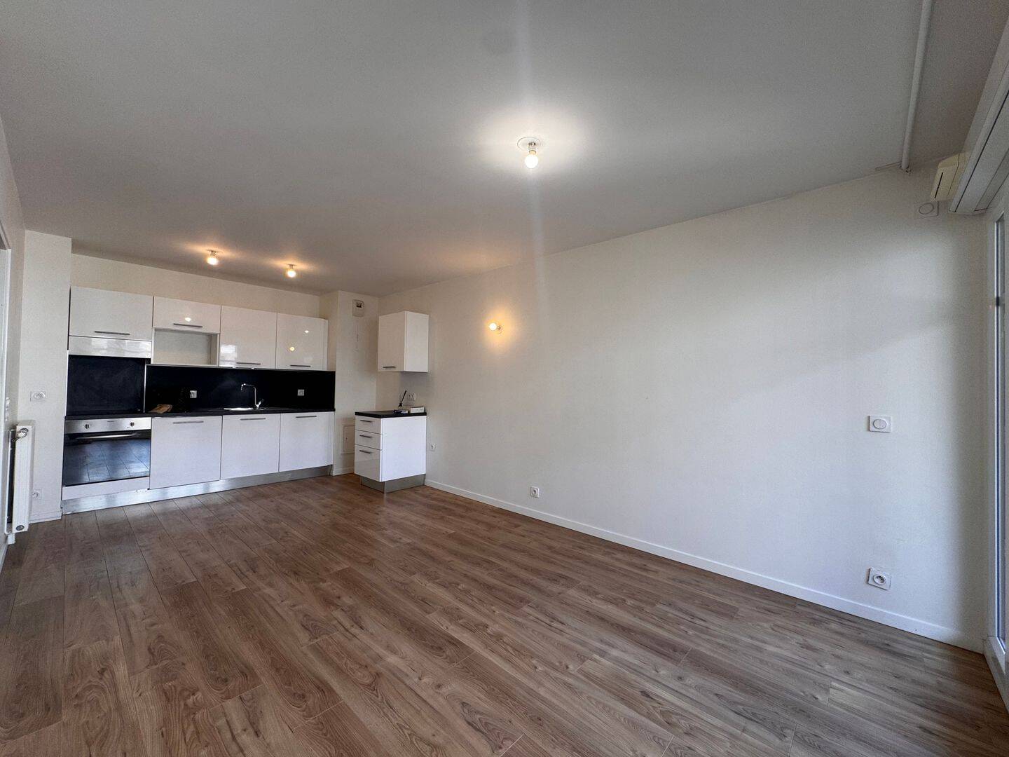 Appartement 3 pièces 59 m² · à Saint-Ouen-sur-Seine · 59,3 m² · 1 170 €