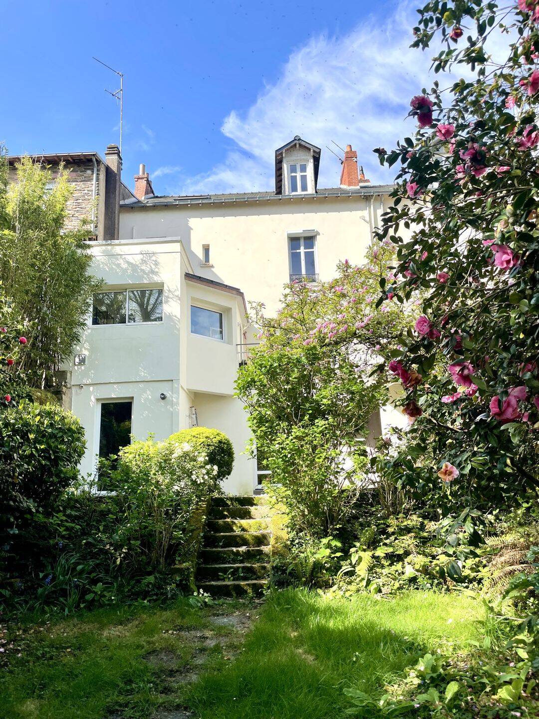 Maison 8 pièces 236 m² · à Nantes · 236 m² · 993 950 €
