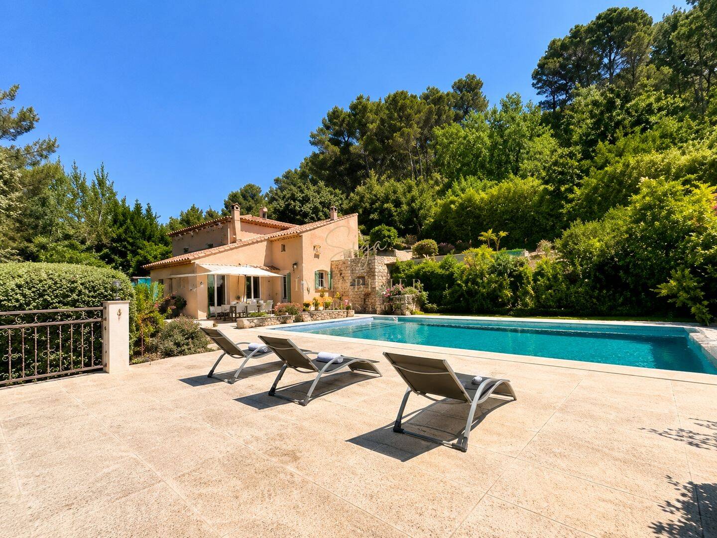 Maison 7 pièces 252 m² · à Bouc-Bel-Air · 252 m² · 1 350 000 €