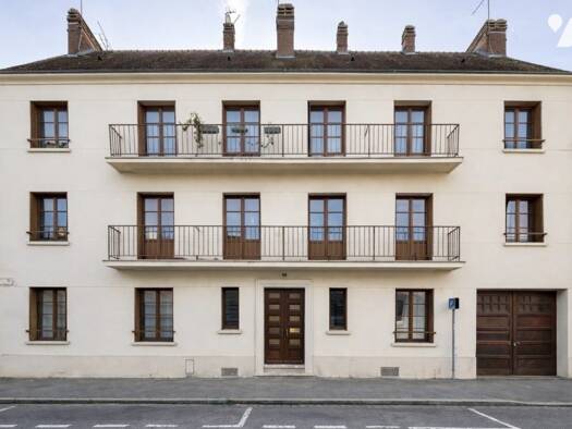 Immeuble à vendre 800 000 € 300 m² Vernon 27200