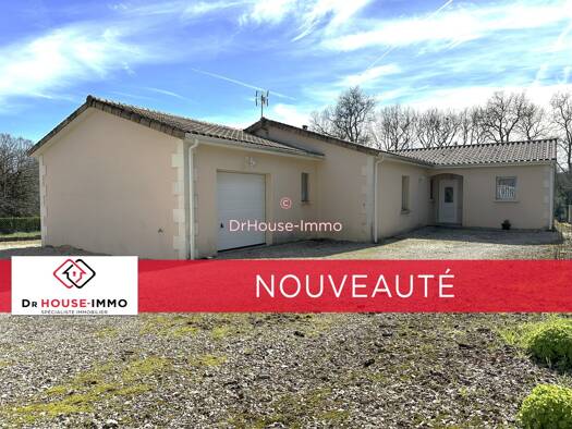 Maison de plain-pied à vendre 294 000 € 4 pièces 3 chambres 141,7 m² 1 940 m² de terrain Saint-Cybardeaux 16170