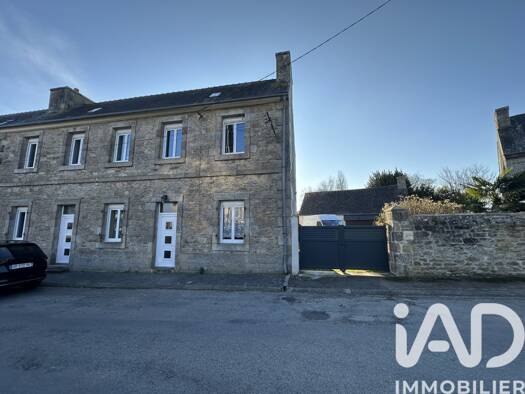 Maison de ville à vendre 261 000 € 8 pièces 4 chambres 192 m² 540 m² de terrain Plounérin 22780