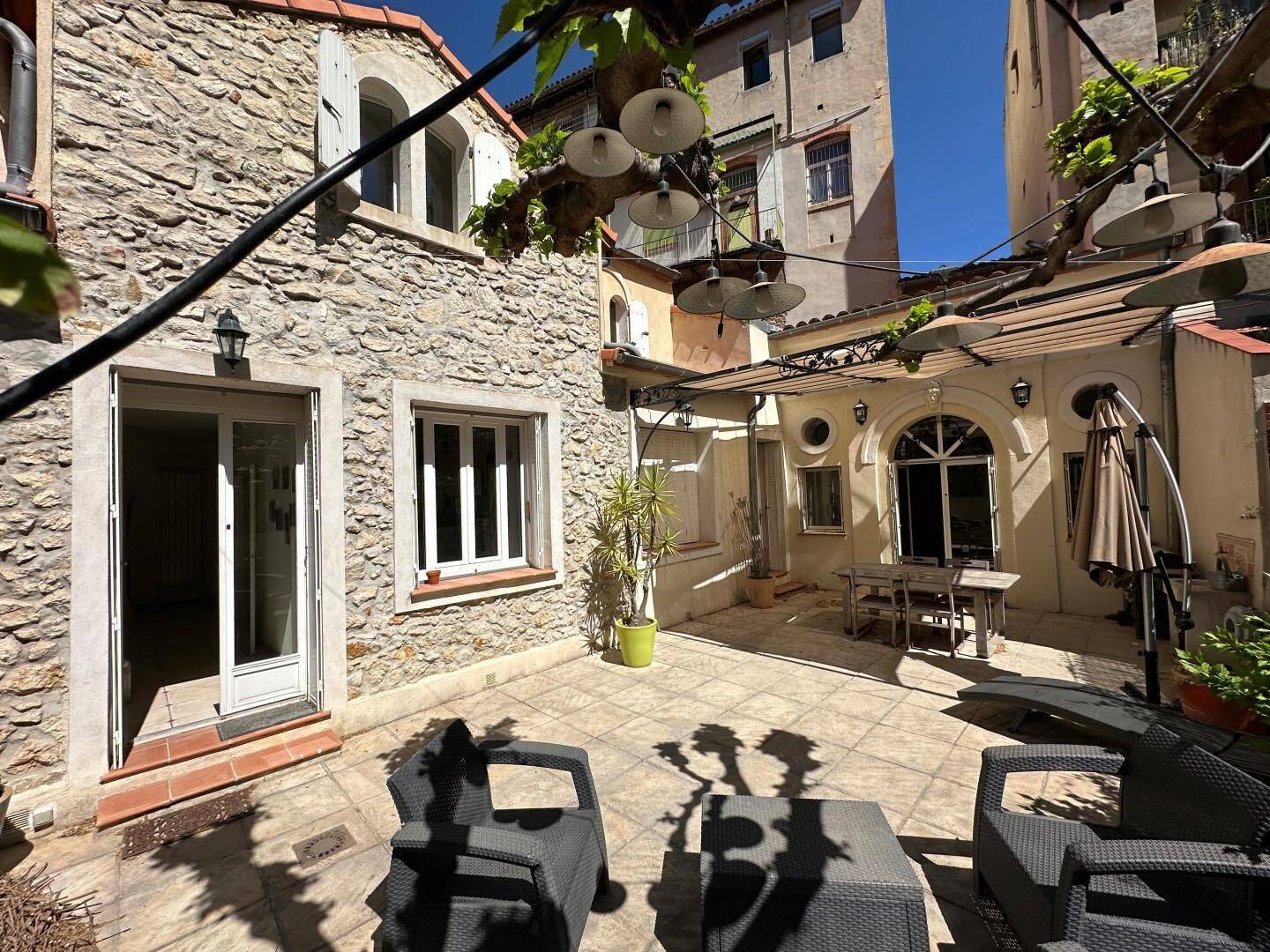 Maison 6 pièces 207 m² · à Marseille 6ème Arrondissement · 207 m² · 800 000 €