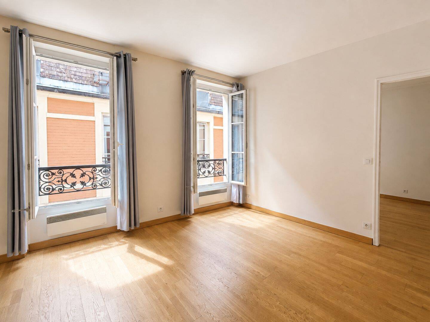 Appartement 2 pièces 34 m² · à Paris 10ème Arrondissement · 34,2 m² · 315 000 €
