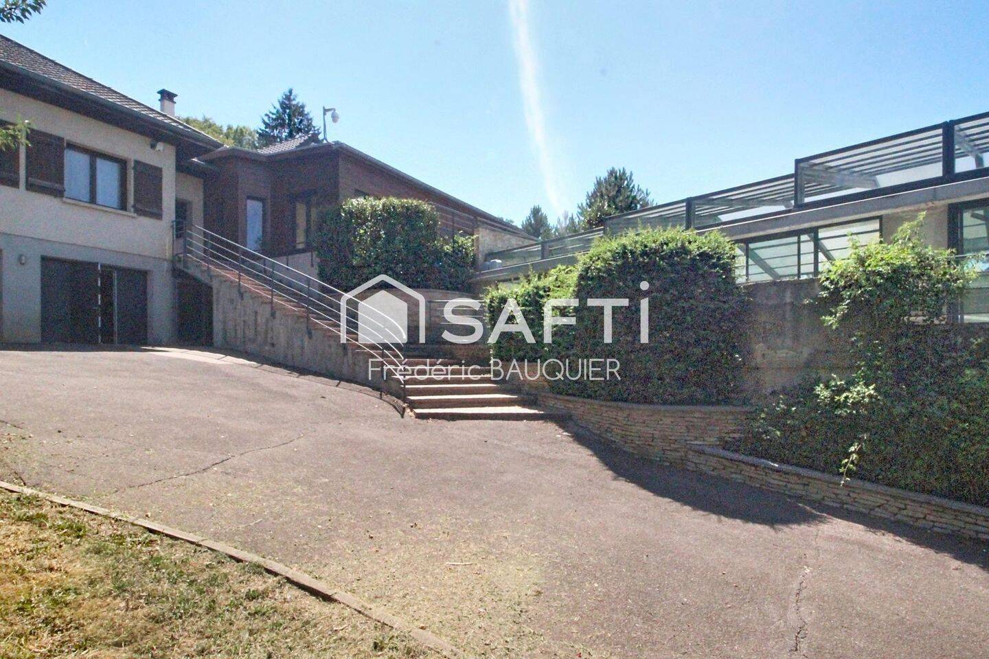 Maison 6 pièces 228 m² · à Devecey · 228 m² · 480 000 €