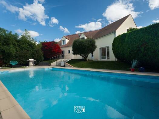 Maison à vendre 779 000 € 9 pièces 5 chambres 260 m² 3 900 m² de terrain Centre Sud Saint-Pierre-lès-Nemours 77140