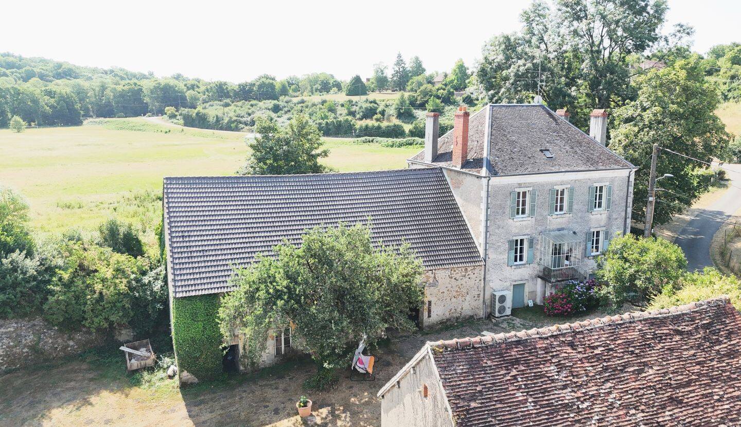 Maison 7 pièces 200 m² · à Saint-Benoît-du-Sault · 200 m² · 299 000 €