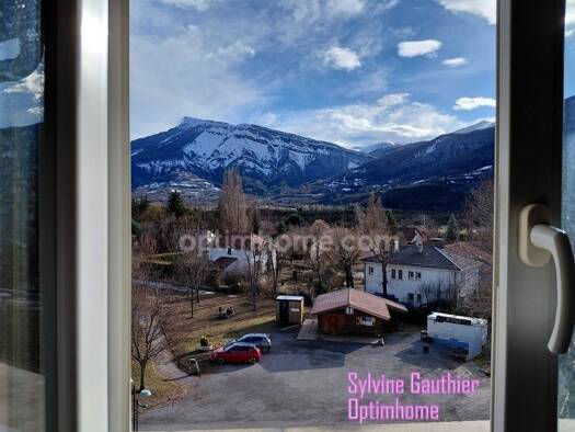 Appartement à vendre 144 500 € 4 pièces 3 chambres 67 m² Étage 3/3 La Roche-des-Arnauds 05400