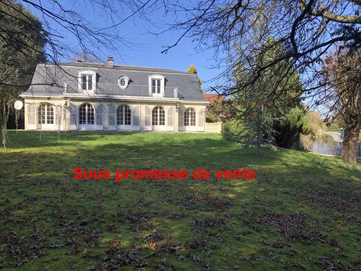 Maison à vendre 1 280 000 € 6 pièces 4 chambres 175 m² 1 667 m² de terrain Haut Buc Buc 78530