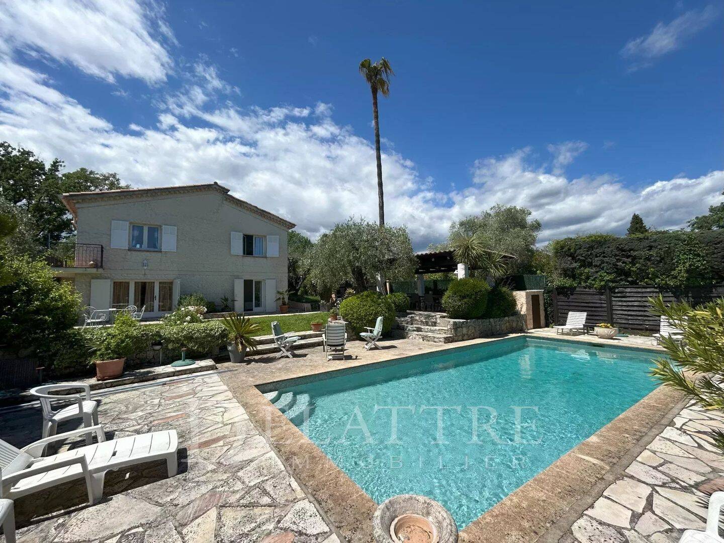 Maison 5 pièces 136 m² · à Opio · 136 m² · 950 000 €