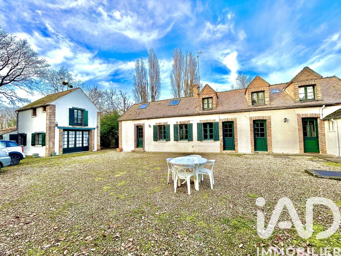 Maison 8 pièces 165 m² · à Fouchères · 165 m² · 200 000 €