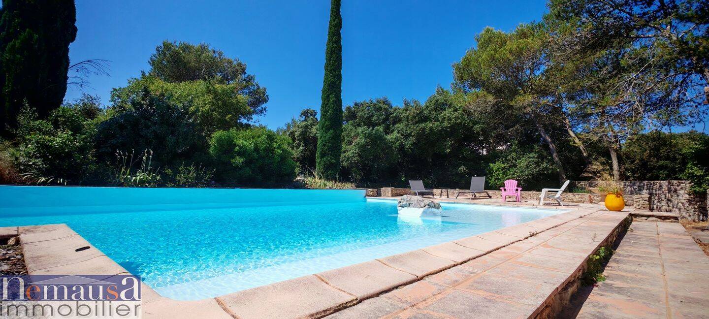Maison 9 pièces 290 m² · à Nîmes · 290 m² · 650 000 €