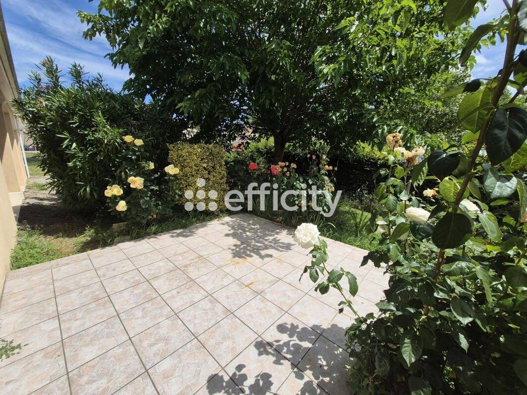 Maison 5 pièces 91 m² · à Terres-de-Haute-Charente · 91,4 m² · 165 000 €