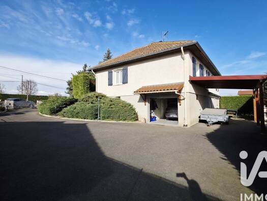 Maison à vendre 339 000 € 5 pièces 4 chambres 150 m² 3 268 m² de terrain Veauchette 42340