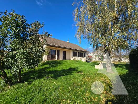 Maison à vendre 179 000 € 6 pièces 5 chambres 168 m² 5 500 m² de terrain Dammartin-Marpain 39290