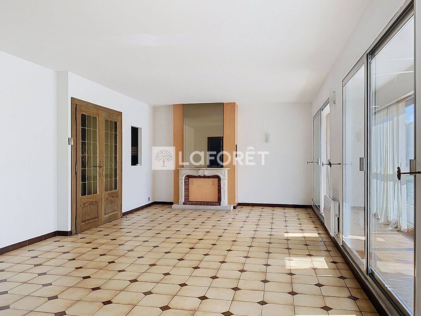 Appartement 6 pièces 125 m² · à Contrexéville · 125 m² · 890 €