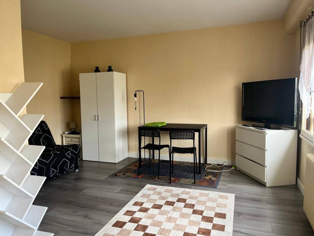 Appartement 1 pièce 28 m² · à Bourges · 27,6 m² · 455 €