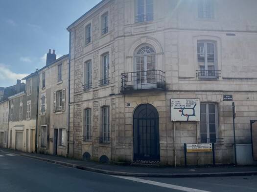 Maison à louer 1 300 € 5 pièces 4 chambres 167 m² dès le 01/05/2026 Grissais-Gros Noyer Fontenay-le-Comte 85200