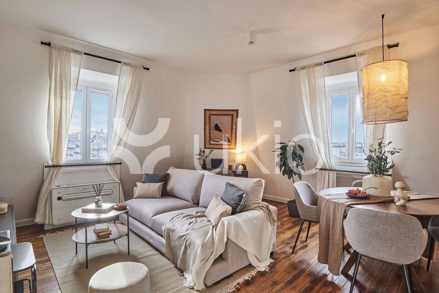Appartement 2 pièces 43 m² · à Paris 17ème Arrondissement · 43 m² · 3 397 €