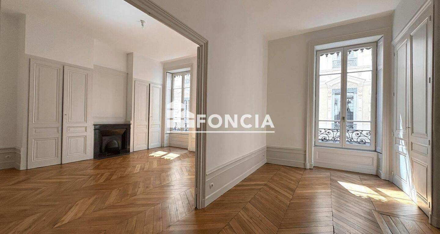 Appartement 5 pièces 120 m² · à Lyon 1er Arrondissement · 119,7 m² · 1 590 €