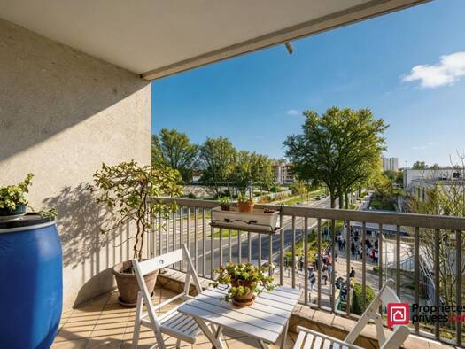 Appartement à vendre 251 000 € 3 pièces 2 chambres 84 m² Étage 3/6 Girondins Lyon 7ème arrondissement 69007