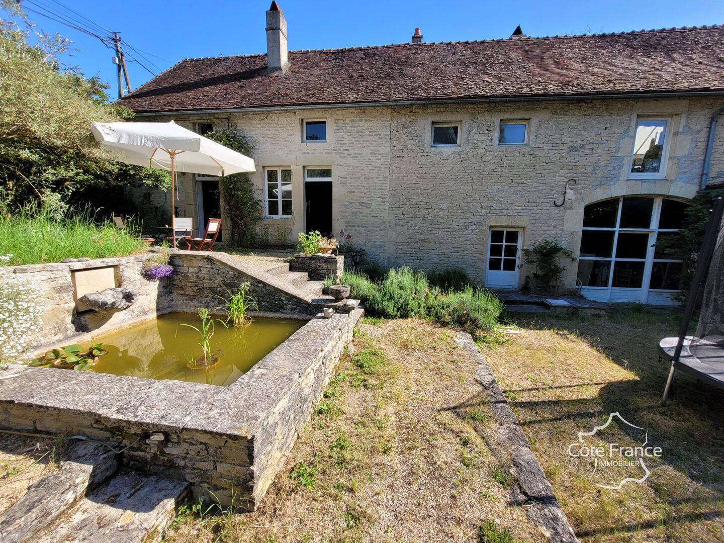 Maison 8 pièces 304 m² · à Arrans · 304 m² · 189 000 €