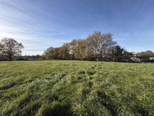 Terrain constructible à vendre 30 000 € 800 m² de terrain Creysse 24100