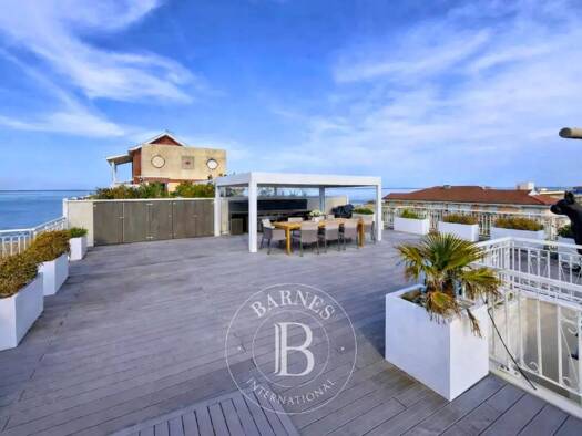 Appartement à vendre 1 390 000 € 5 pièces 3 chambres 97 m² Étage 3/3 Saint Ferdinand Arcachon 33120