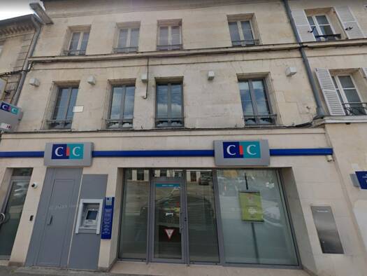 Local commercial à louer 2 670 € 144 m² de surface de vente Sud Ouest Liancourt 60140