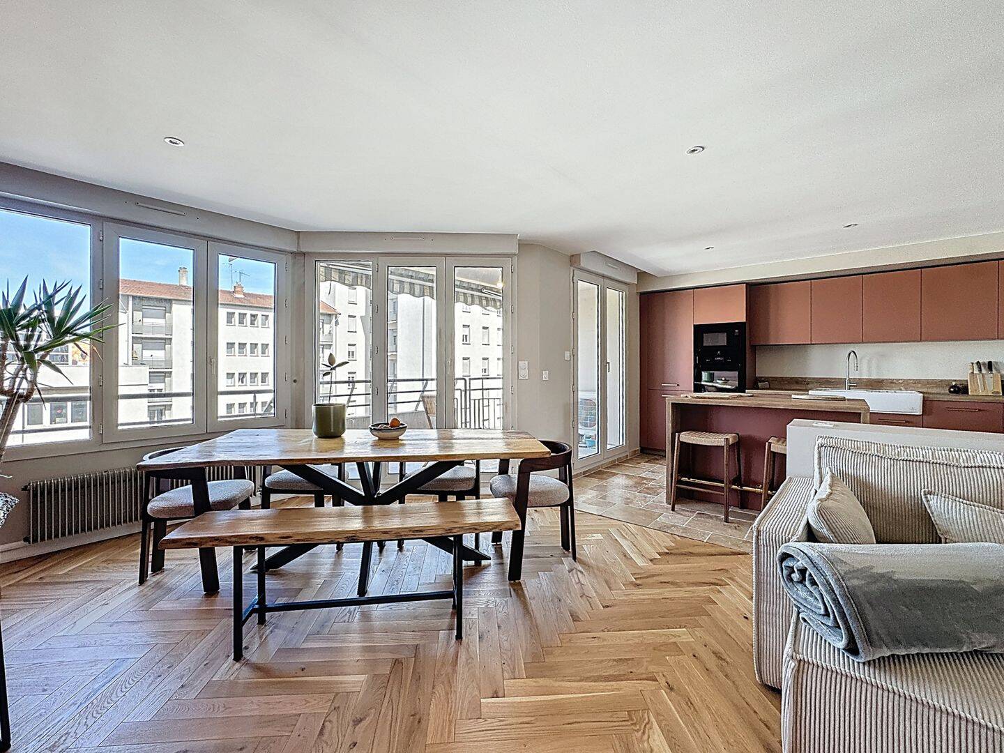 Appartement 4 pièces 93 m² · à Lyon 7ème Arrondissement · 92,6 m² · 405 000 €