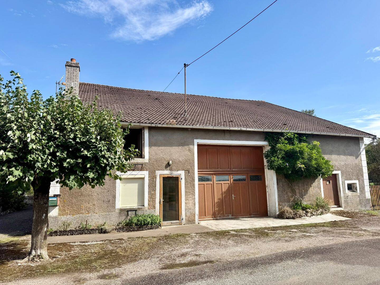 Maison 3 pièces 95 m² · à Les Aynans · 95 m² · 75 600 €