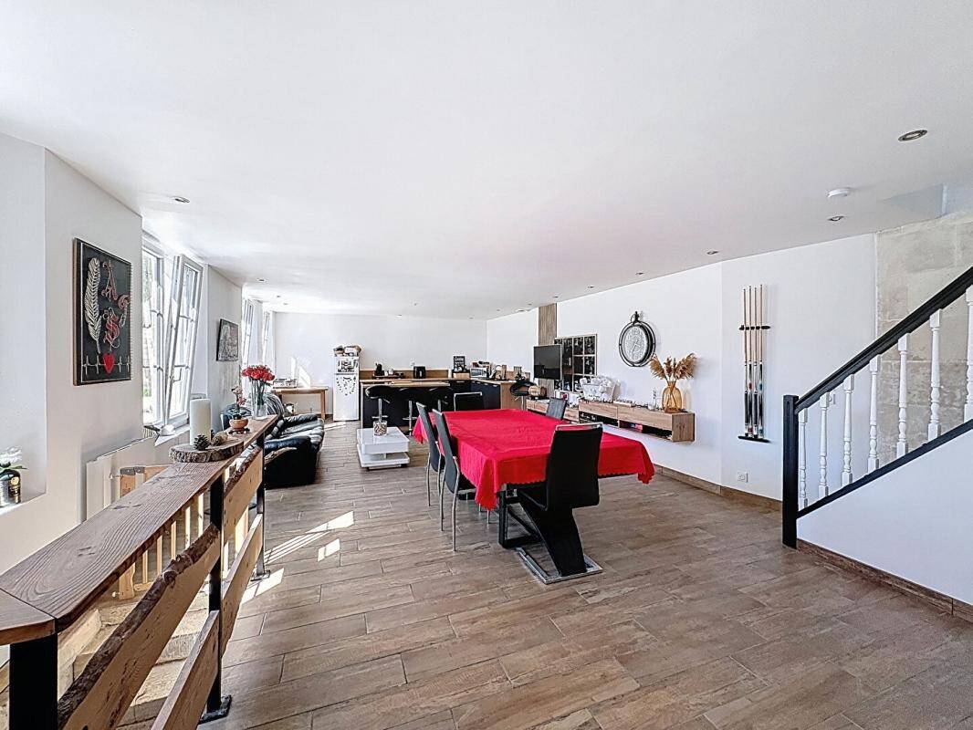Maison 6 pièces 147 m² · à Neuilly-sous-Clermont · 147 m² · 313 000 €