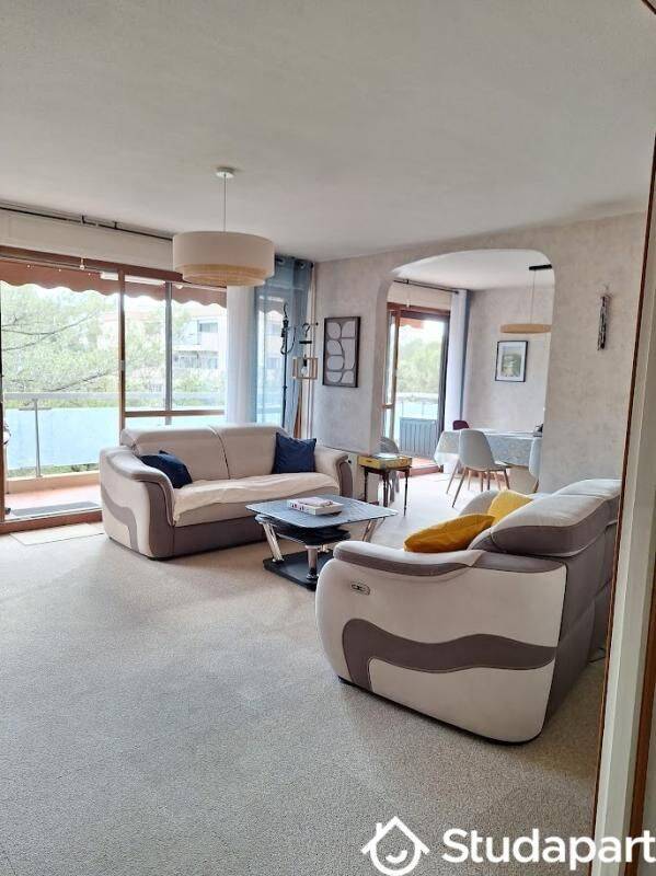 Appartement 5 pièces 95 m² · à Saint-Raphaël · 95 m² · 550 €/mois