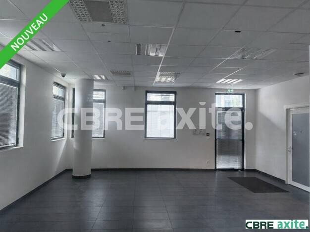 Espace bureau à louer 10 470 € 731 m² de bureaux divisible de 88 m² à 731 m² Jean-Moulin Vienne 38200