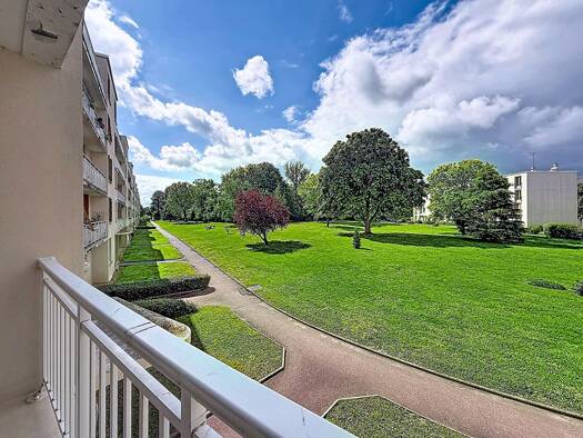 Appartement à vendre 330 000 € 4 pièces 2 chambres 69 m² Étage 1/4 Clagny-Glatigny Versailles 78000