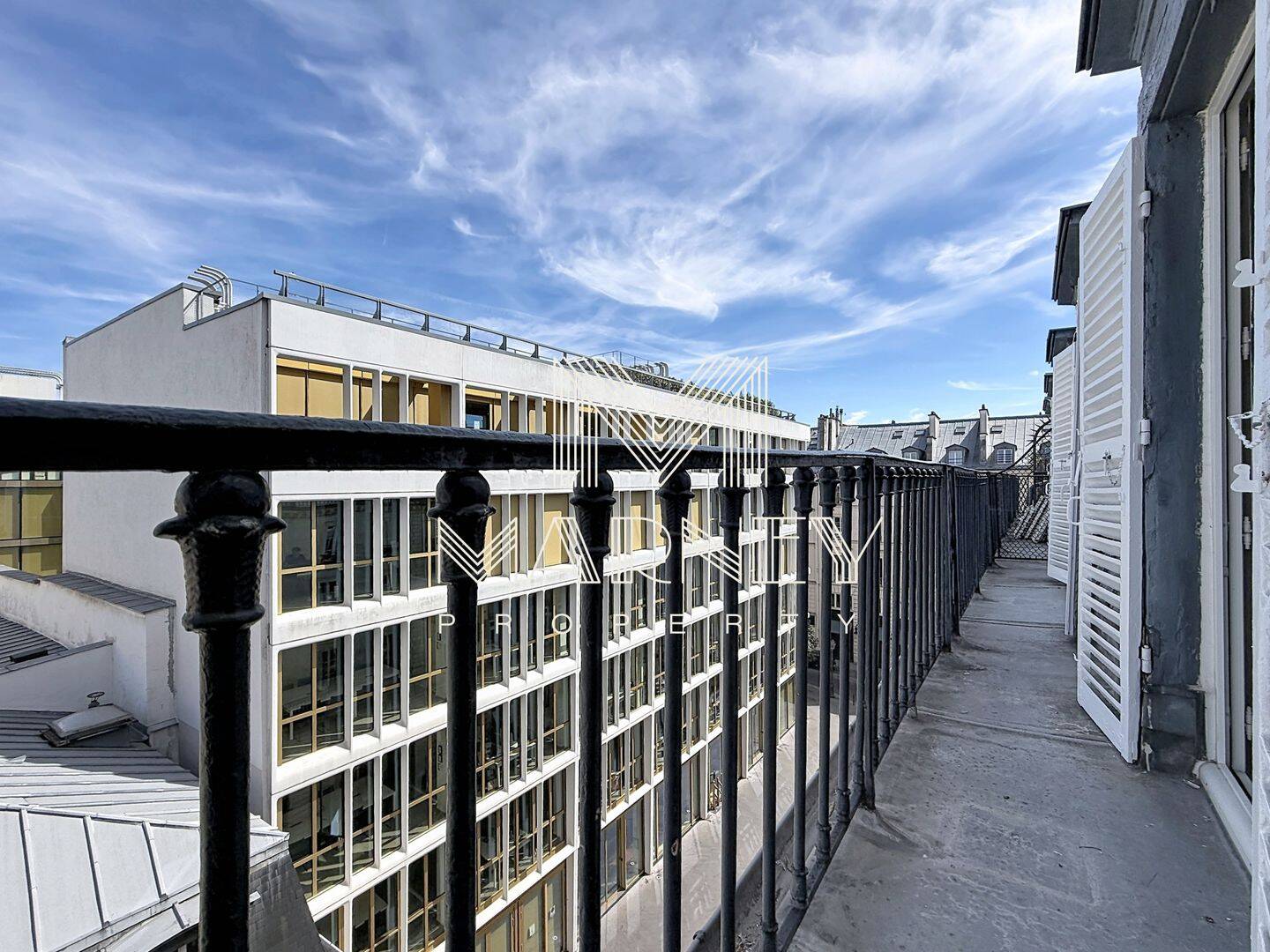 Appartement 1 pièce 44 m² · à Paris 2ème Arrondissement · 43,7 m² · 2 100 €
