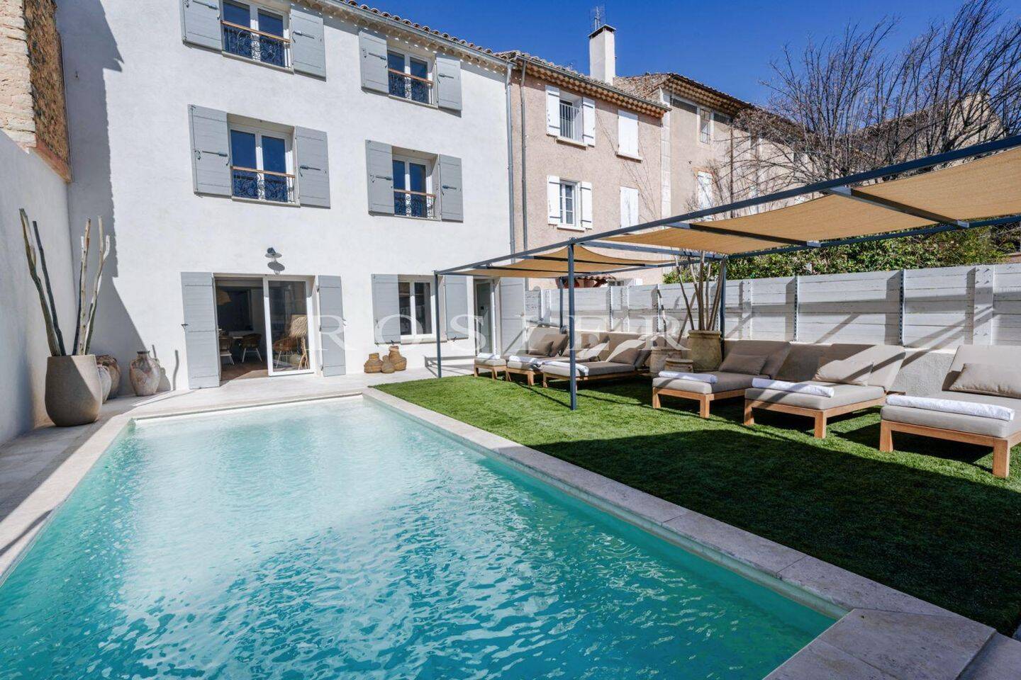 Maison 8 pièces 205 m² · à Bédoin · 205 m² · 699 000 €